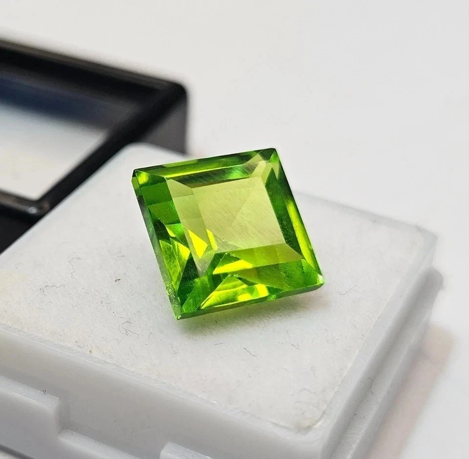 Awesome Green Peridot Princess Cut 13-14 Ct Natural EGL Certified Loose Gemstone - Image 4 of 4