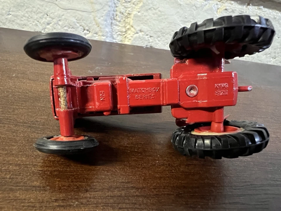Matchbox K-4 McCormick International Tractor Lesney w/ Box Red Farm Vintage - Image 4 of 4