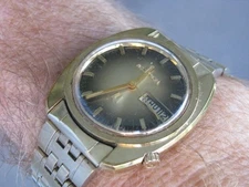 Bulova Accutron 218 Gold Plated Day/Date Wrist Watch, circa 1972, Parts/Repair