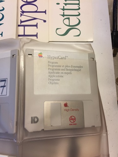 Lot of 9 vintage Macintosh Floppy Disks system 7 and manuals install,fonts,hyper - Photo 4/11