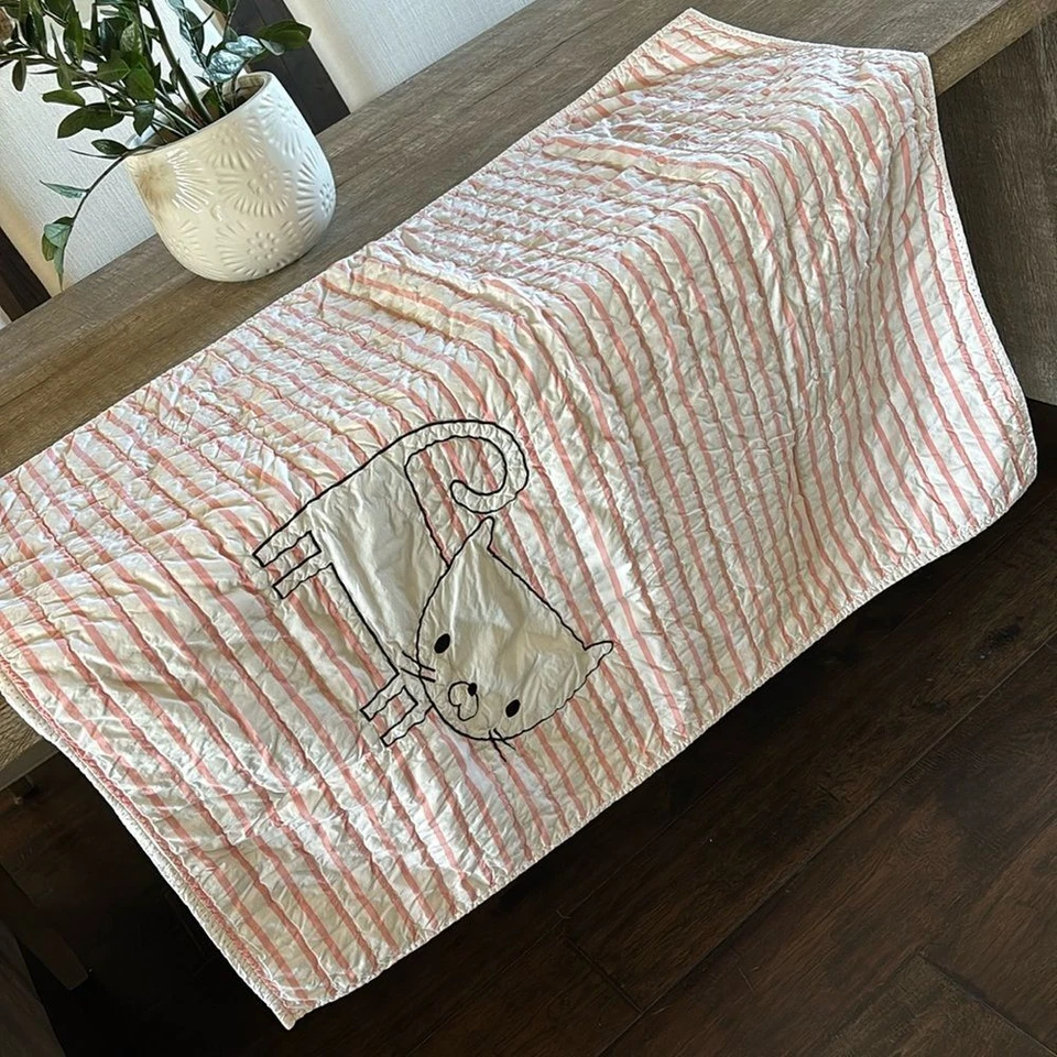 Manta de bebé vintage The Land Of Nod rosa blanco a rayas gato tiro cuna Foto 3 de 4