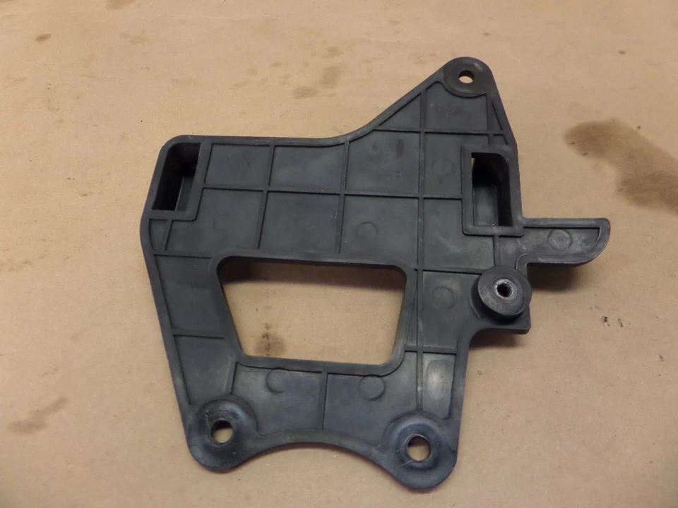 1987 KAWASAKI ZL1000 ELIMINATOR JUNCTION FUSE BOX BRACKET MOUNT - Image 4 of 4