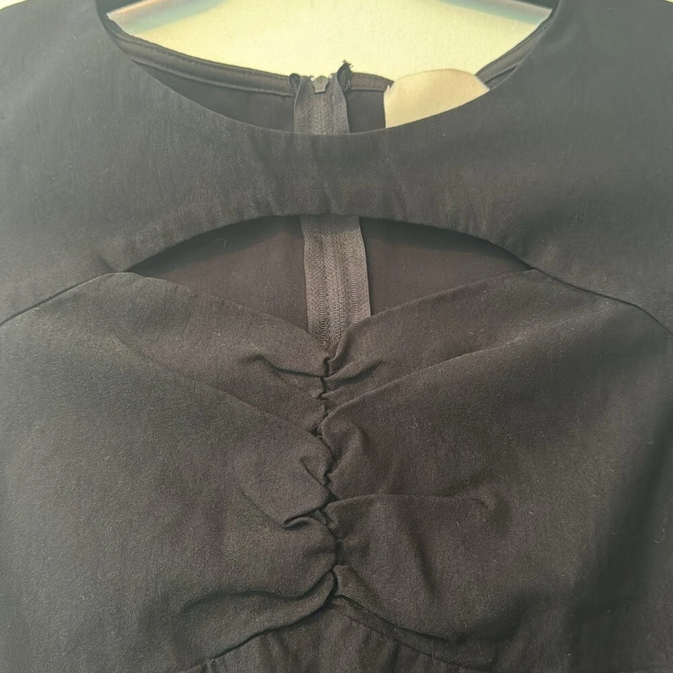 Timeless Modcloth Sheath Classy Dress with Key Hole Cut Out Size Large - Image 3 of 4