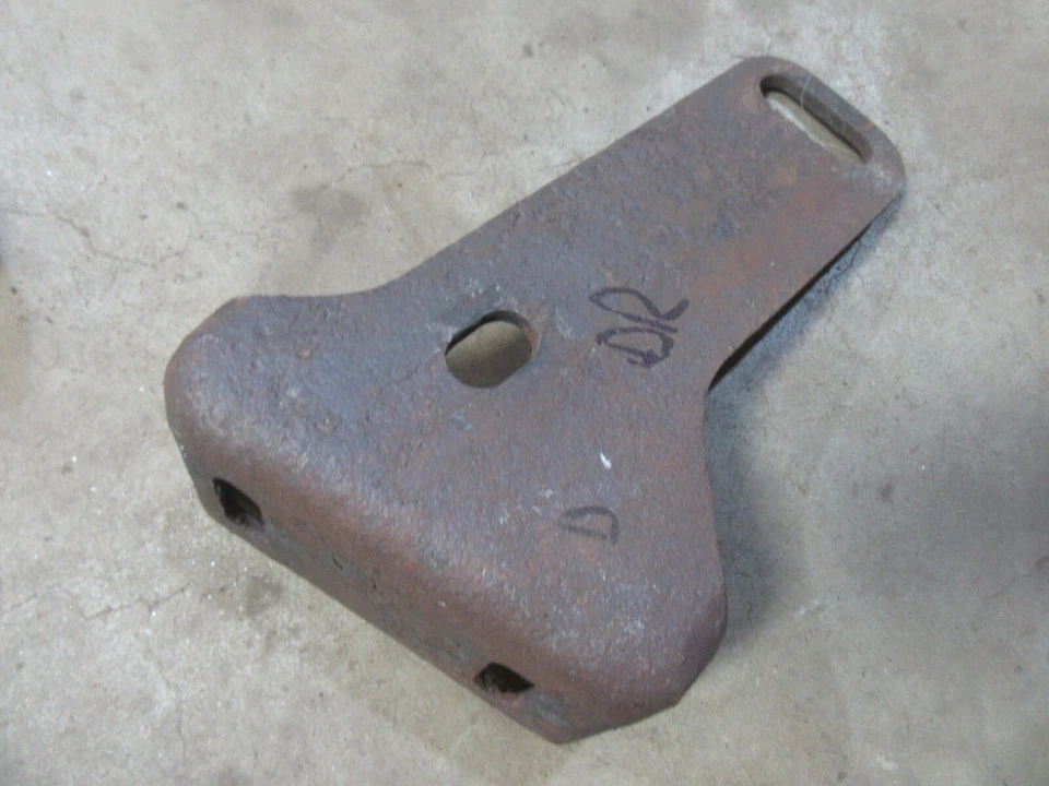 Buick Lesabre 1963 conductor trasero parachoques a marco soporte de montaje piezas Hot Rod Foto 2 de 2