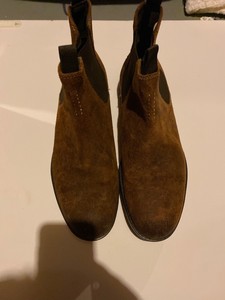 clarks hinman suede chelsea boots