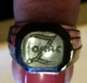 DISNEY ZORRO TELEVISION SHOW GUY WILLIAMS PREMIUM GUMBALL MACHINE RING 1950'S