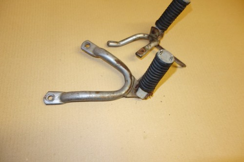 YAMAHA XT400 XT 400 3TB XT600 set of rear footrests pegs body frame - Picture 3 of 7