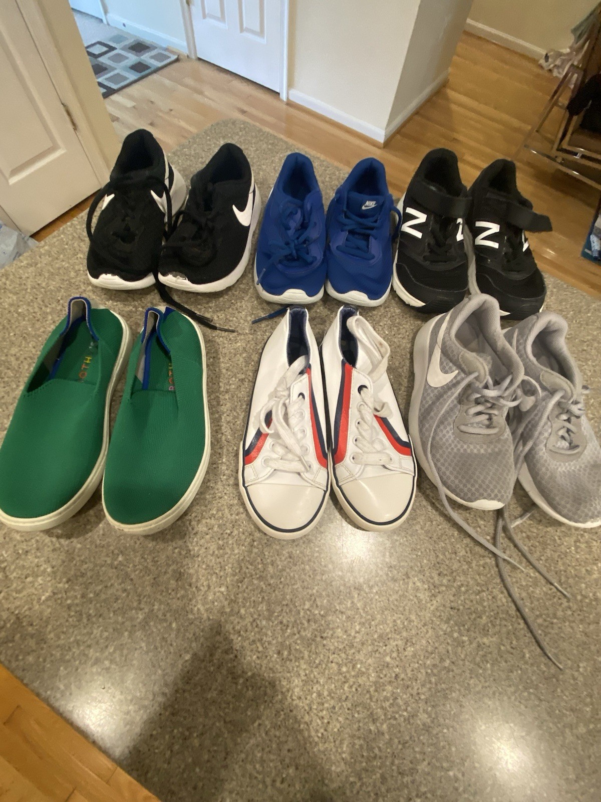 Picture 1 of 9