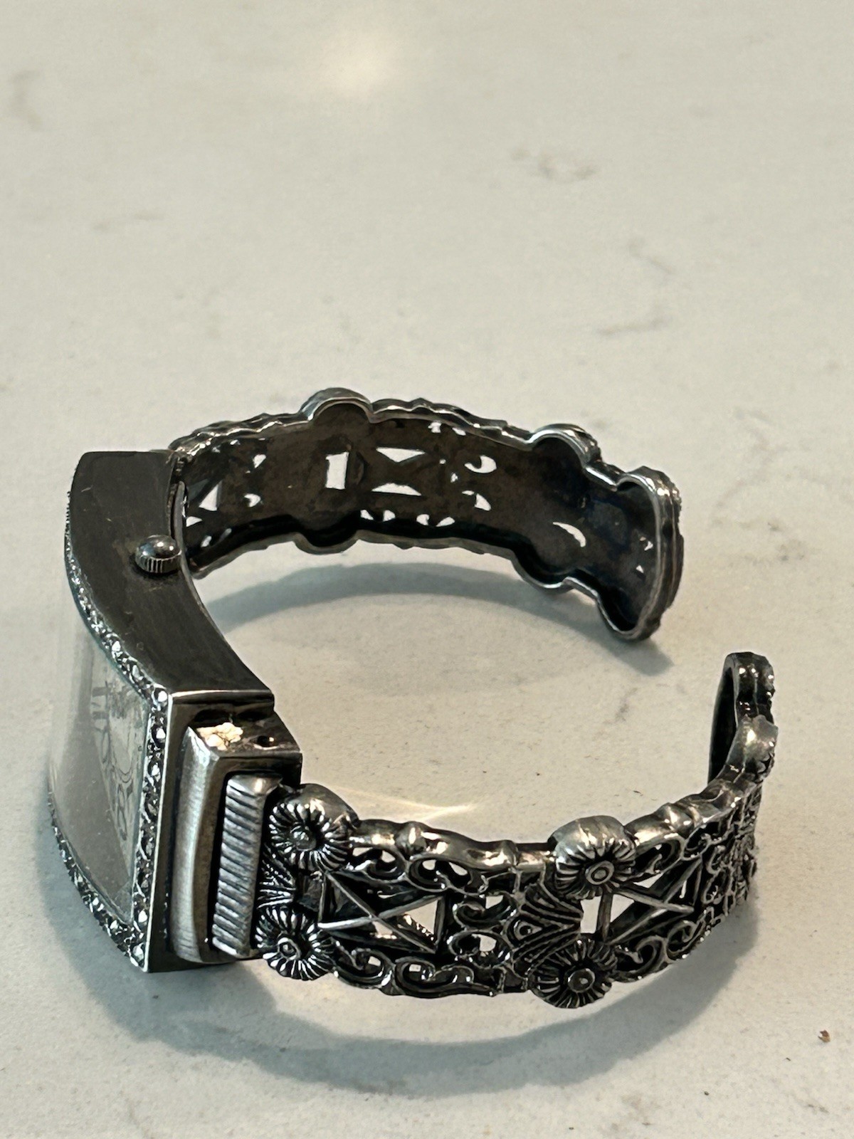 Vintage Rectangular Quartz Watch with Decorative … - image 4