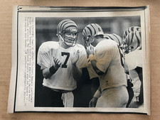 Vintage AP WIRE Photo CINCINNATI BENGLAS Boomer Esiason Break Huddle Type III