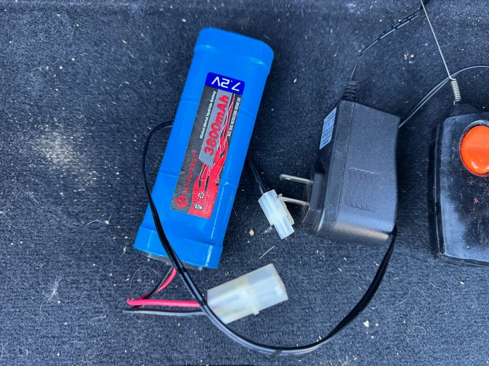 Mattel Tyco Giant Batman Begins 2005 Batmobile Tumbler 28” RC CAR Untested - Image 4 of 4