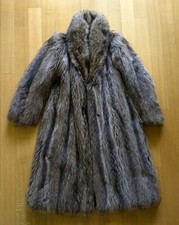 Pelliccia di marmotta con tasche laterali vintage. Altezza 110 cm.