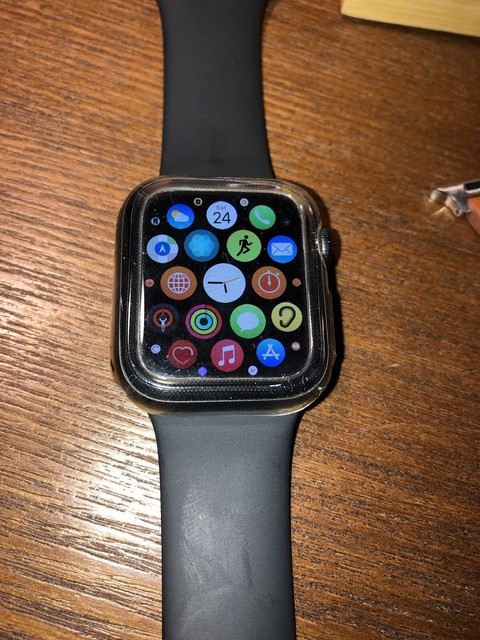 Apple Watch Series 5 40mm Space Gray Aluminium Case with Black Sport Band - S/M & M/L (GPS 