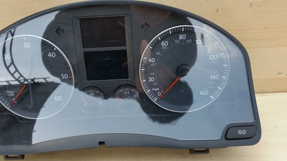 PANEL VELOCÍMETRO DE INSTRUMENTOS DE TABLERO DELANTERO VW GOLF MK5 1K0920961B Foto 2 de 4