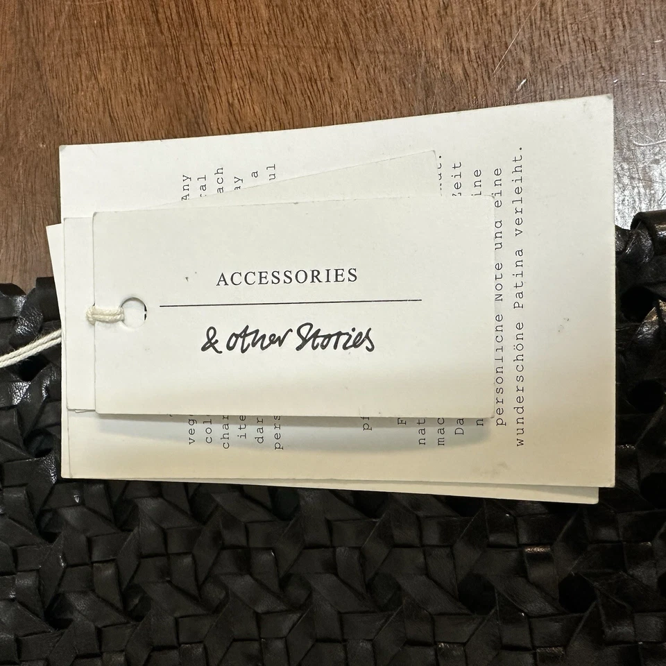 Bolso de Mano Muñequera By & Other Stories Tejido Trenzado Cuero Negro Unisex NUEVO Foto 2 de 4