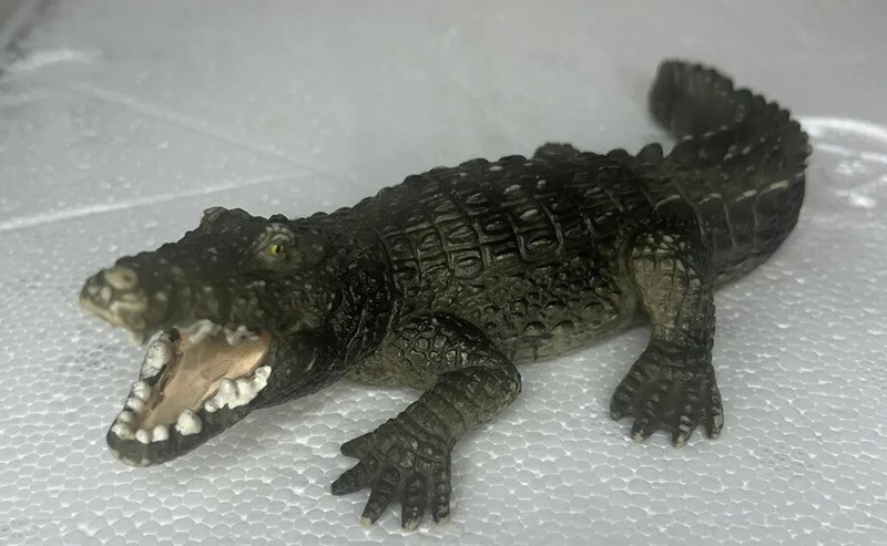 Schleich Alligator Crocodile 2007 Germany Realistic Plastic Toy Figurine
