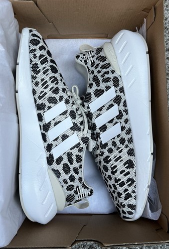 Adidas Swift Run 22 Black / White Running Shoes Men's 7 / Women's 8 US Size NWB - 第 3/11 張圖片