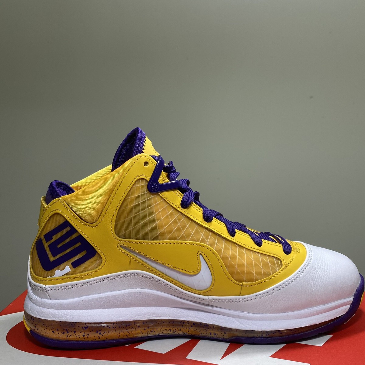 Nike LeBron 7 VII QS Media Day Men's Size 7 GS 7Y Lakers