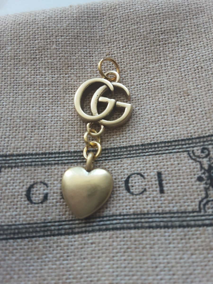 GUCCI メタルキーフック　ジップ GUCCI メタルキーフック ジップ GUCCI ZIPPER PULL CHARM MATTE