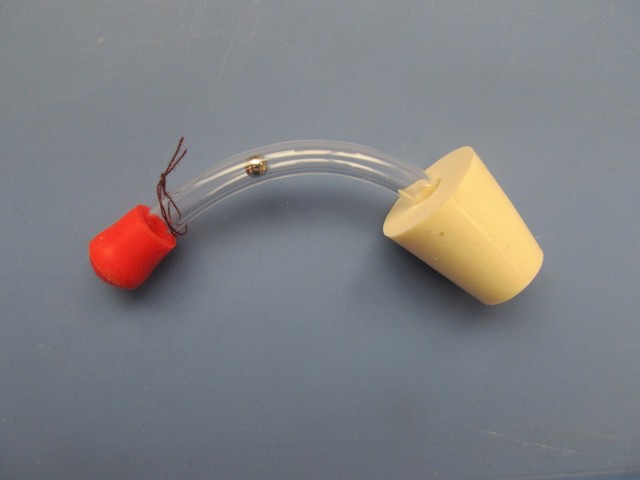 Deluxe Hummingbird Feeder Tube And Stopper With Ball Bearing In