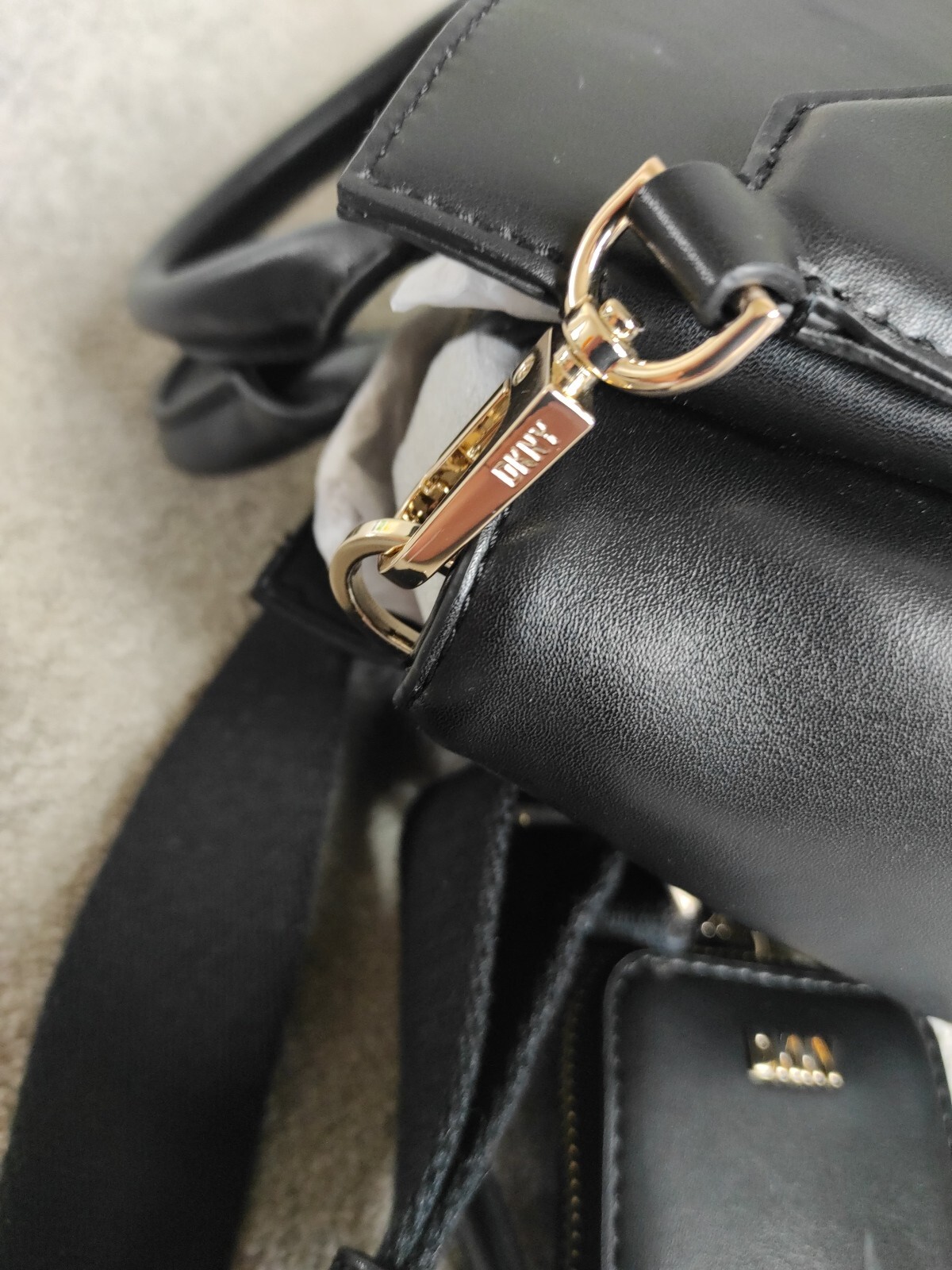 Dkny 🗽 Black Cambridge Mini Satch Bag , Air pod Holder Bnwt Rrp$178 image 7