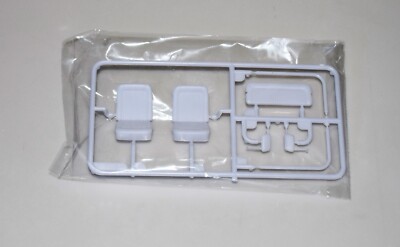 REVELL FORD BRONCO HALF CAB & MORE 85-7228  PARTS  SEATS+MORE 1:25