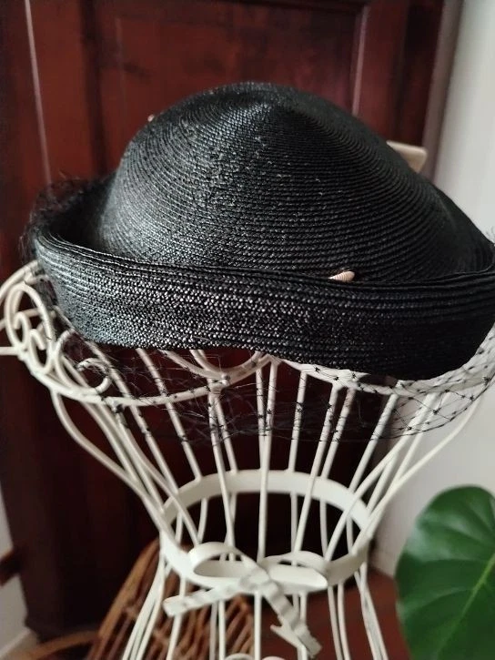 Cappelli Fatti A Mano Su Misura: Cloche, Toque, Cappelli Con Tesa, In Paglia - Foto 4