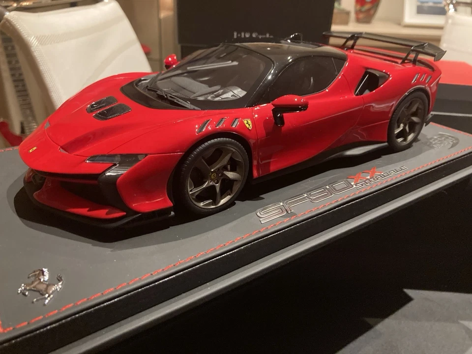 BBR Ferrari SF90 XX Stradale Rosso Corsa 322 e nero 1/18 P18237C 054/370 - Immagine 4 di 4