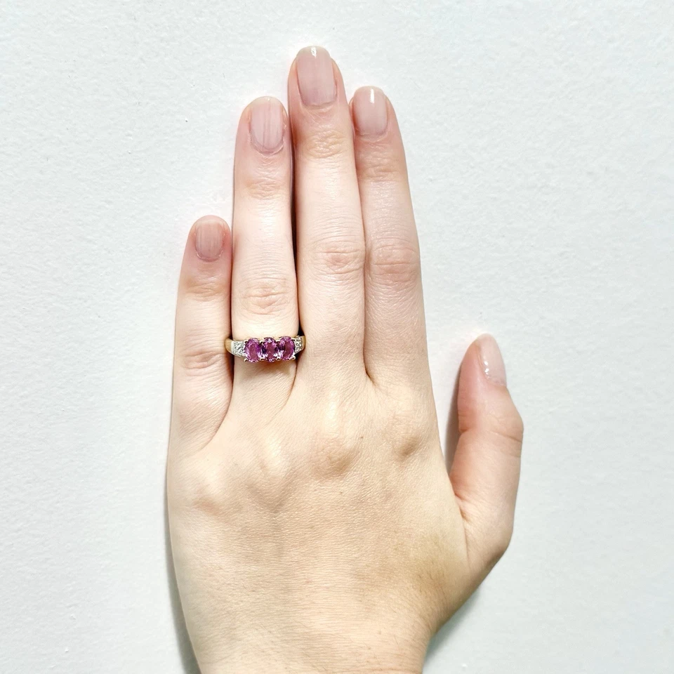Anillo de 3 piedras de zafiro rosa natural de oro de 14K - Anillo de zafiro rosa de oro macizo de 14K Foto 2 de 4