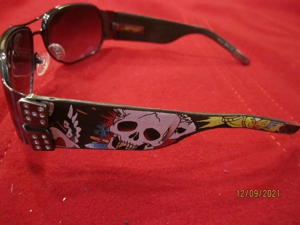 Очки солнцезащитные Ed Hardy Winner Take All EHS 037 DICE темно-серые революционные для глаз - Изображение 3 из 4