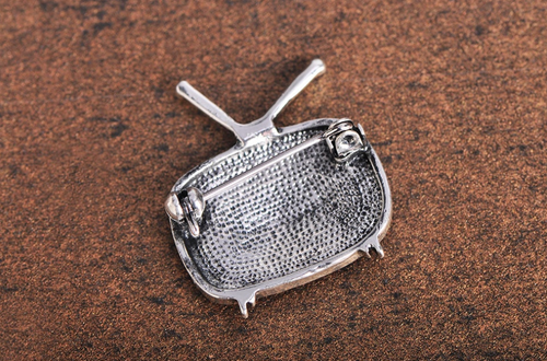 Broche TV Retro Vintage Metal Plateado Envejecido Original - Imagen 2 de 2