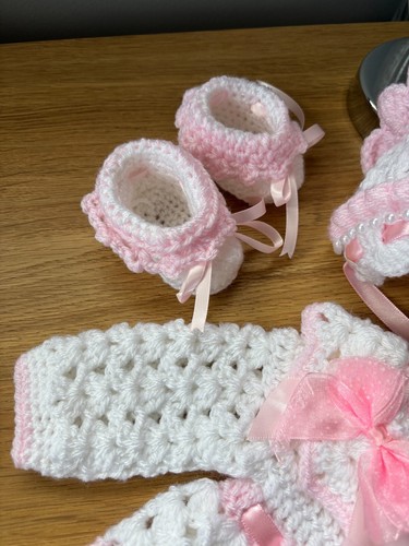 PREMATURE BABY MATINEE COAT CARDIGAN BONNET BOOTEE CROCHET 5-6LB BABY HANDMADE - Picture 3 of 5