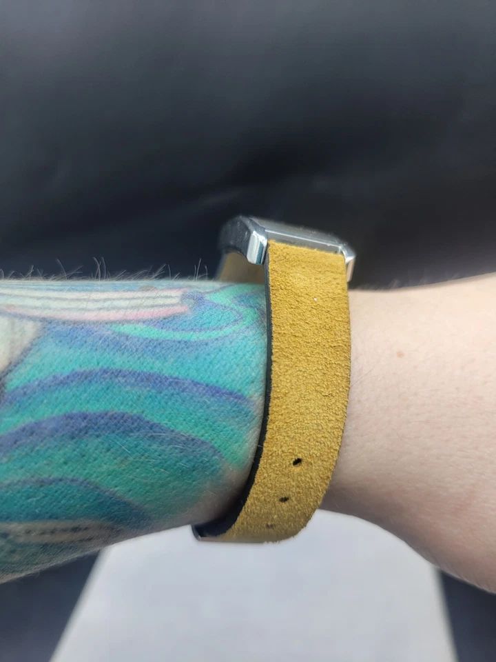 Reloj Rebecca Minkoff Mujer Tono Plateado Tostado Gamuza Cuero Banda Batería Nueva Foto 3 de 4