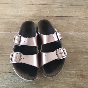 girls rose gold birkenstocks