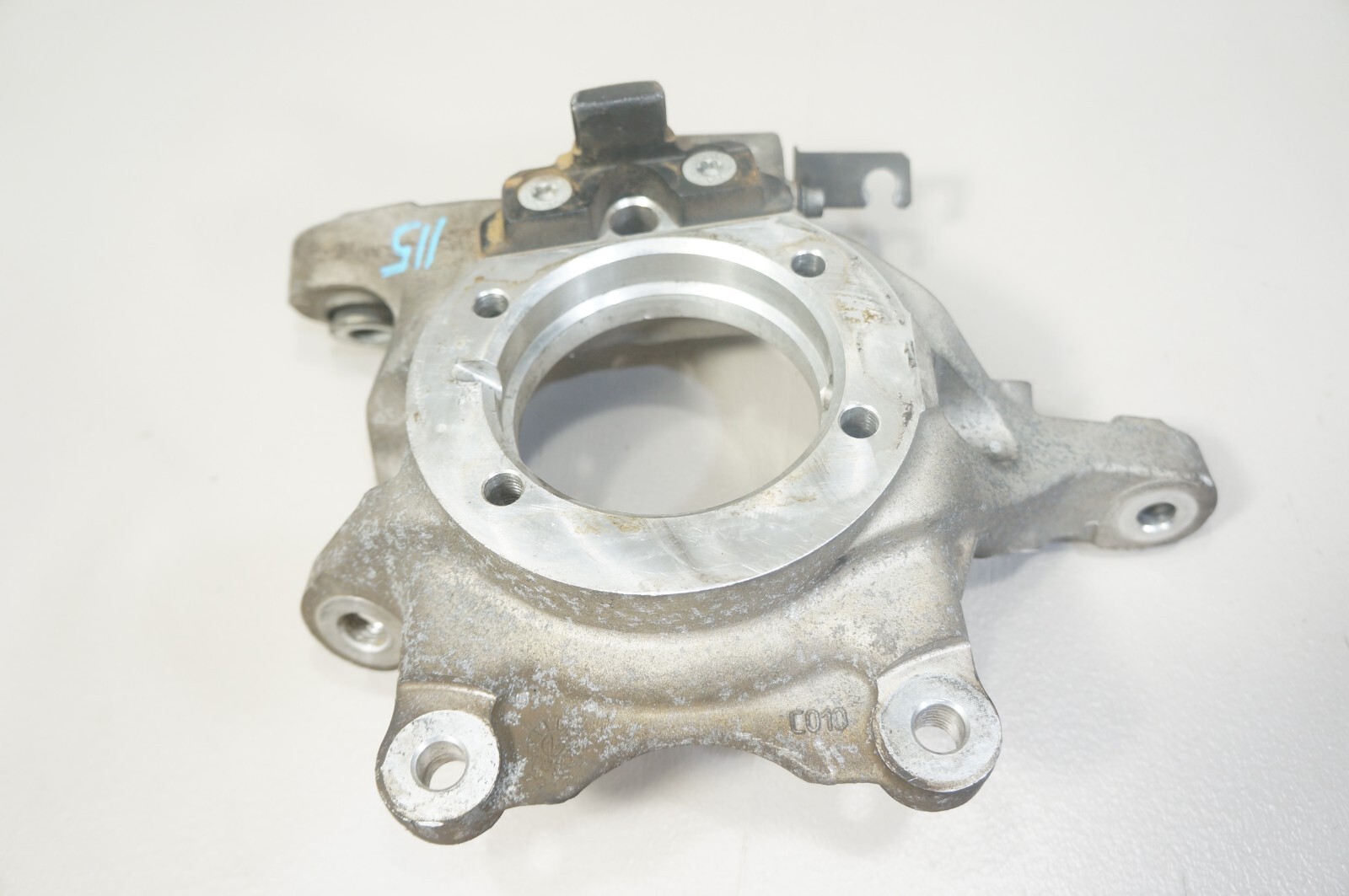Maserati Ghibli 2014-2017 REAR+LEFT Steering knuckle