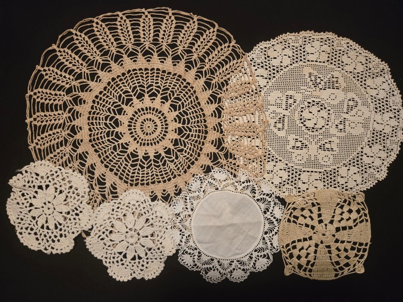Mixed Lot of 6 Vintage Doilies Free Shipping