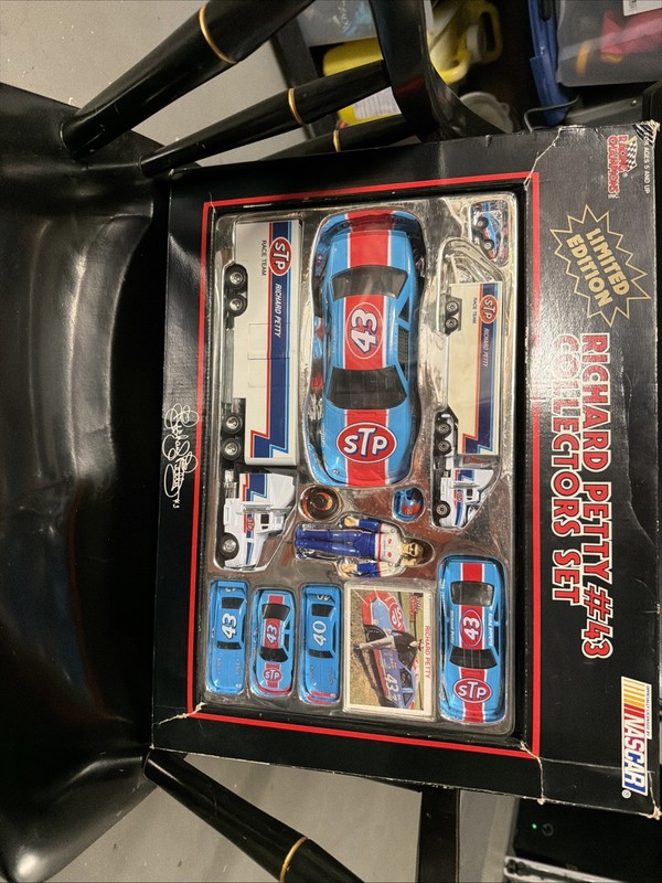 Limited Edition Richard Petty # 43 Collects Set