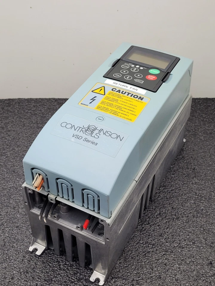 Unidad de CA Johnson Controls VSD SVX002A1 SVX9000 3 HP 3PH 220-240 0-500Hz 11A Foto 2 de 4