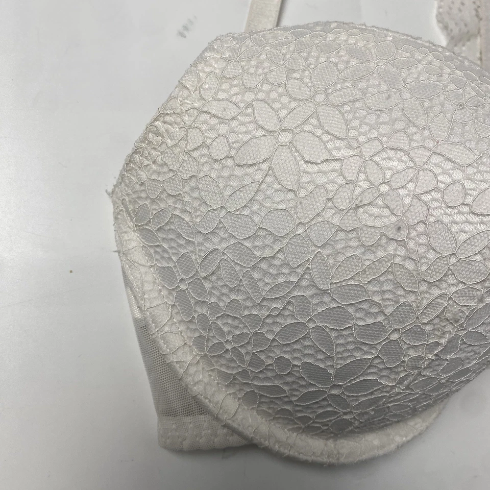 Sutiã de mergulho Xhilaration acolchoado branco push up com aro renda racerback tamanho 36C - Imagem 2 de 4