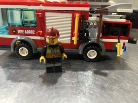 Incomplete LEGO City Fire Truck Set 60002 Missing 1 Mini Figure No Hydrant