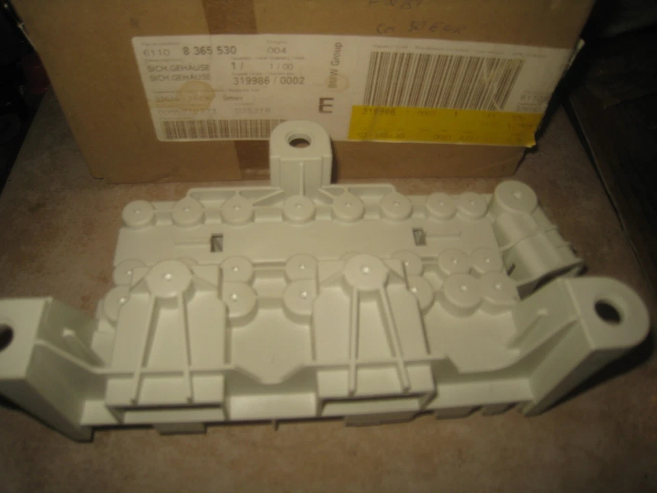 BMW 7 E38 5 E39 Scatola Fusibili 8-Faccia Junction 6110 8365530 - Immagine 3 di 3