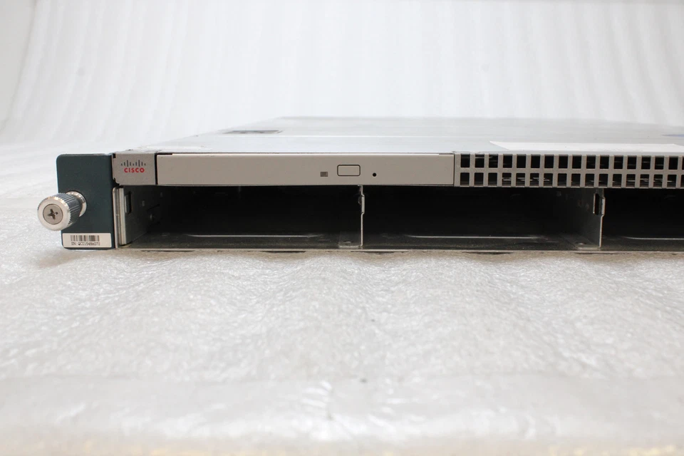 Servidor Cisco R200-1120402W ARRANCA 2x Xeon E5506 @2,13 GHz 24 GB RAM SIN DISCO DURO SIN SISTEMA OPERATIVO Foto 3 de 4