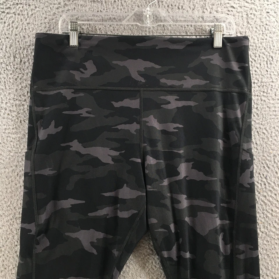 Athleta Ultimate Camo Capri Leggings Womens 2X Plus (actual 35x23) Multicolor - Image 2 of 4