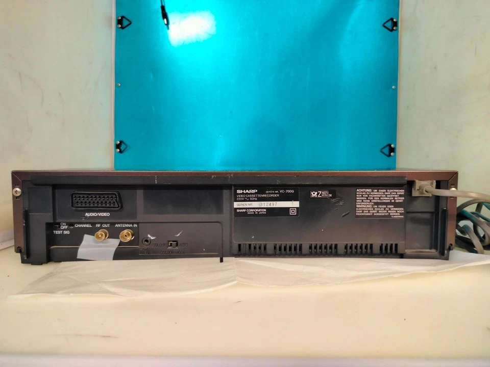 Sharp VC-700G Videorekorder VHS SharpVision HQ VPS – Ersatzteilspender (E1 1101) - Bild 2 von 3
