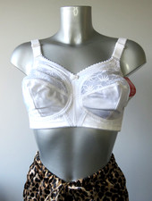TRIUMPH DOREEN LUXURY NON WIRED WHITE LACE SATIN BRA TOP UNDERWEAR GB 34 DD 34DD