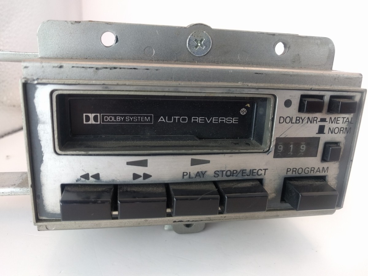 1979-1983 DATSUN NISSAN 280ZX Stereo Cassette Deck Hitachi 1979-1983 DATSUN NISSAN 280ZX Stereo Cassette Deck Hitachi
