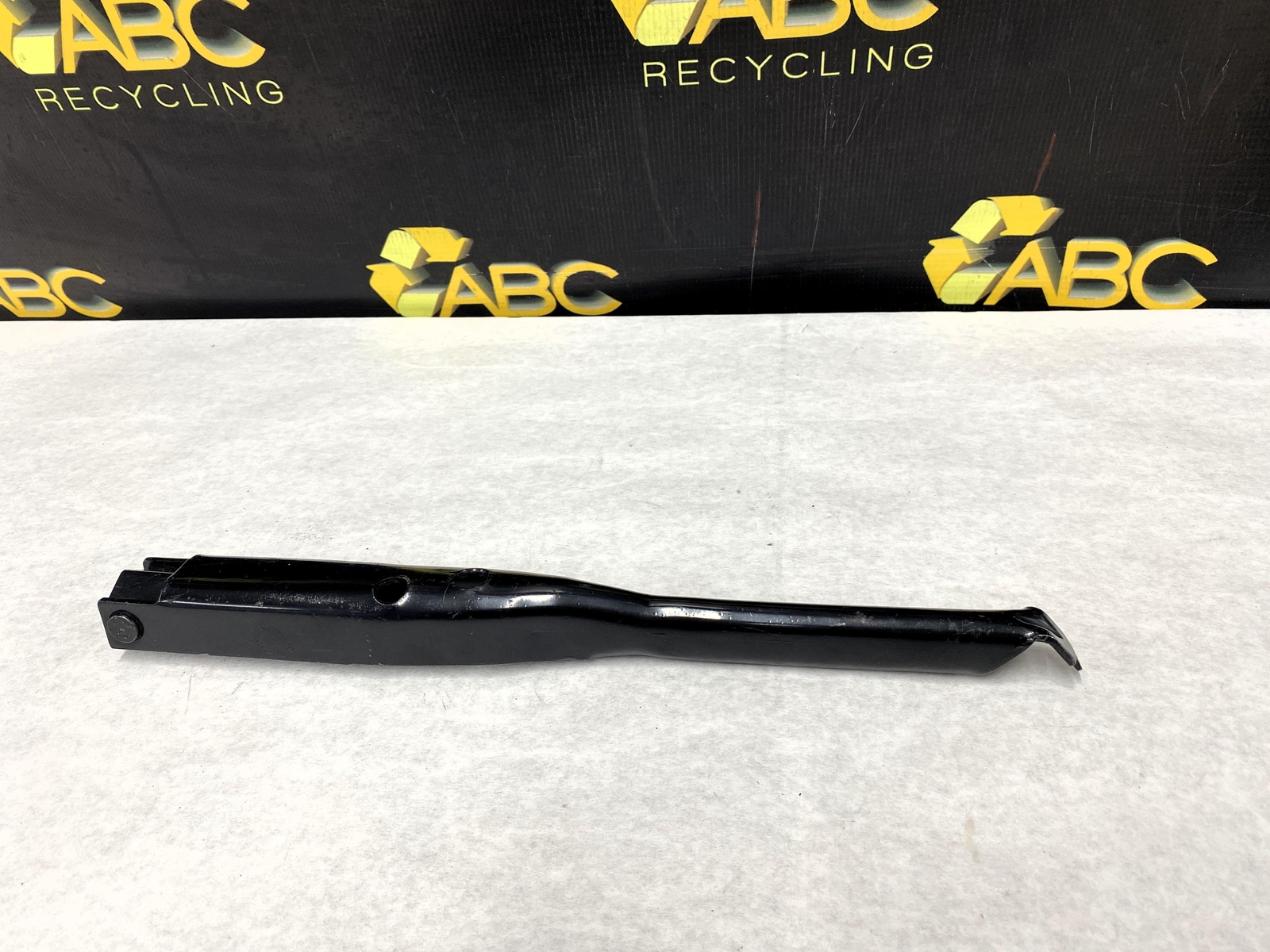 2005 Chrysler PT Cruiser Spare Tire Emergency Scissor Jack & Tools Kit