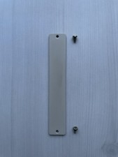 AMIGA 2000 Slotabdeckblech lackiert• Schrauben für das A2000 Gehäuse•Slot Blech