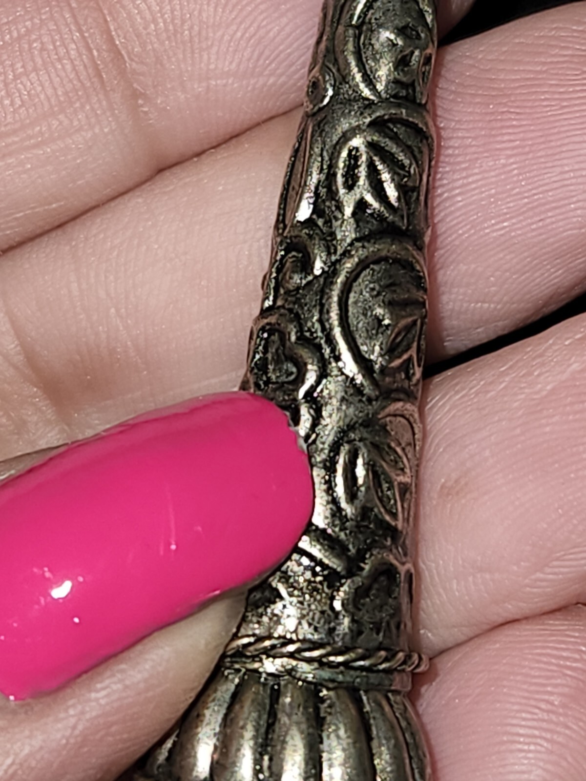 1640, RARE VINTAGE ARTISAN SILVER TONE NECKLACE. 13"… Gem