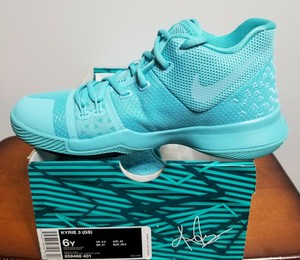 aqua basketball shoes